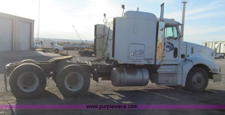 image for item G5582 1998 Peterbilt 377 semi truck