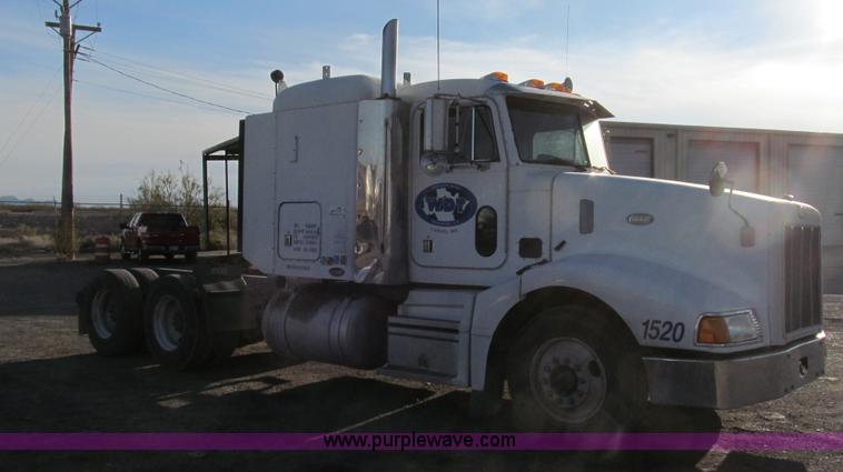 image for item G5582 1998 Peterbilt 377 semi truck