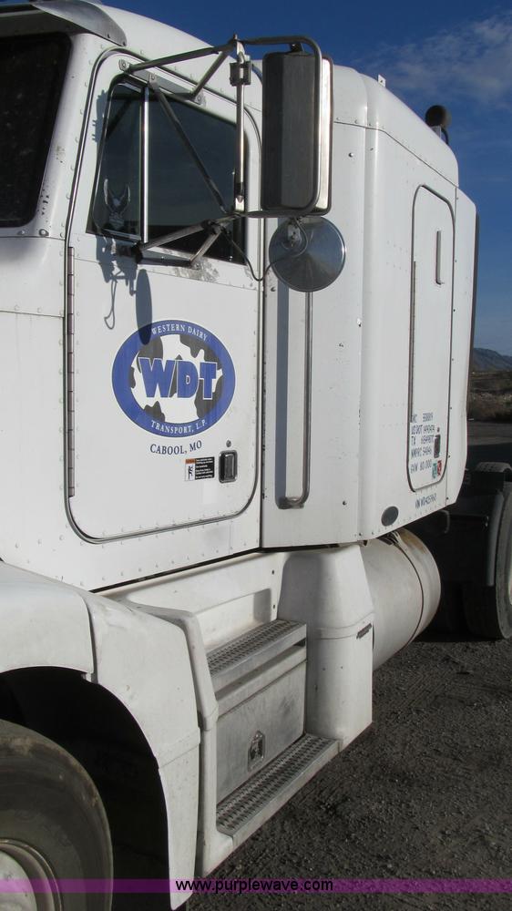 image for item G5582 1998 Peterbilt 377 semi truck