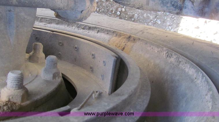 image for item G5582 1998 Peterbilt 377 semi truck