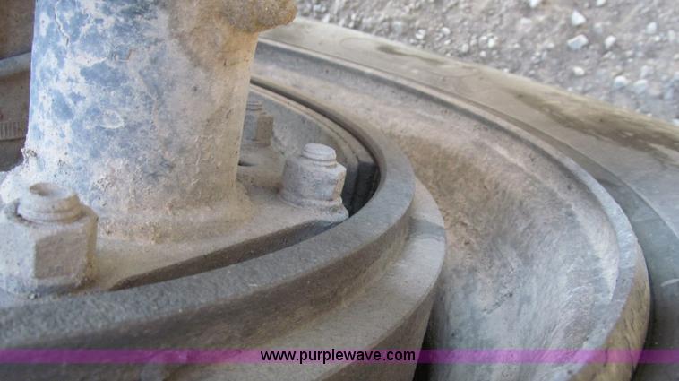 image for item G5582 1998 Peterbilt 377 semi truck