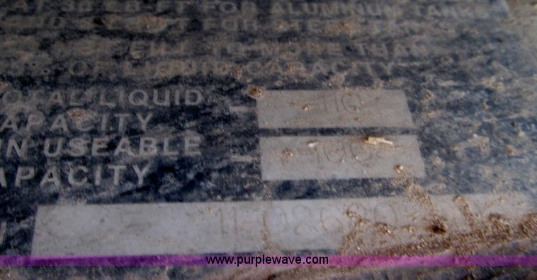 image for item G5582 1998 Peterbilt 377 semi truck