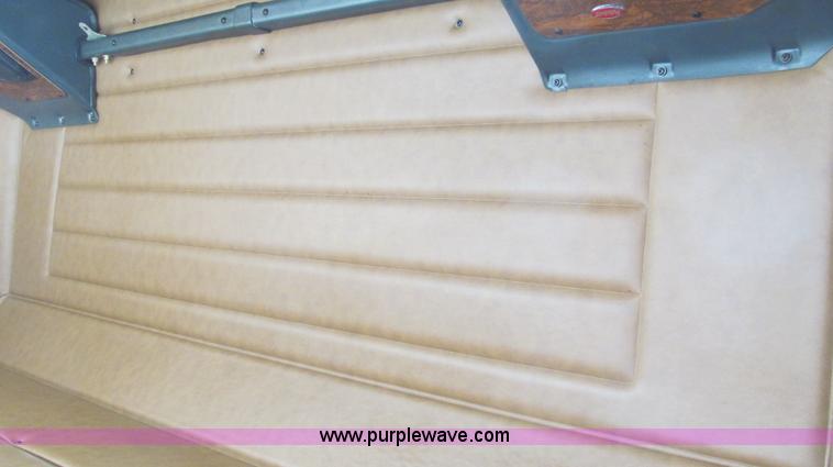 image for item G5582 1998 Peterbilt 377 semi truck