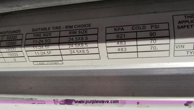 image for item G5582 1998 Peterbilt 377 semi truck