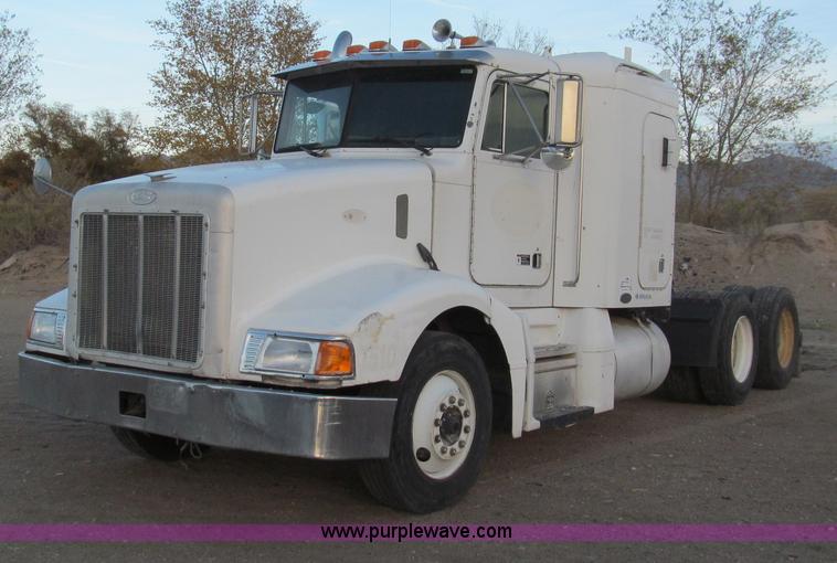 image for item G5583 1998 Peterbilt 377 semi truck
