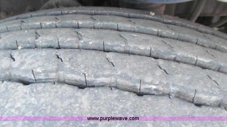 image for item G5583 1998 Peterbilt 377 semi truck