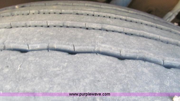 image for item G5583 1998 Peterbilt 377 semi truck