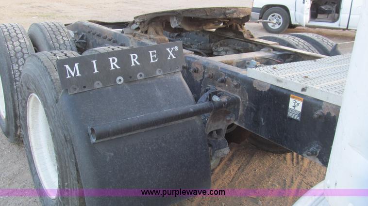 image for item G5583 1998 Peterbilt 377 semi truck