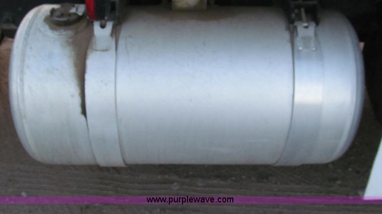 image for item G5583 1998 Peterbilt 377 semi truck