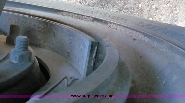 image for item G5583 1998 Peterbilt 377 semi truck