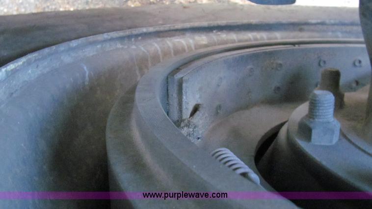 image for item G5583 1998 Peterbilt 377 semi truck