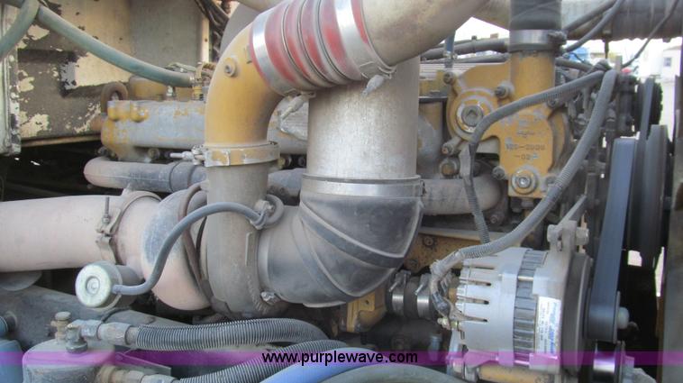 image for item G5583 1998 Peterbilt 377 semi truck