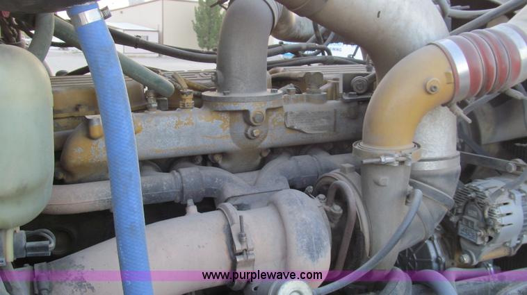 image for item G5583 1998 Peterbilt 377 semi truck