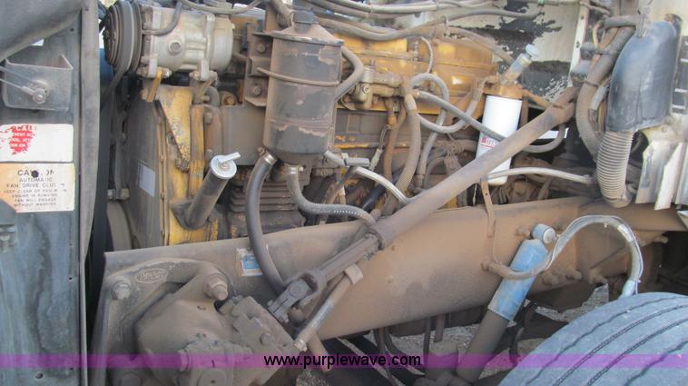 image for item G5583 1998 Peterbilt 377 semi truck