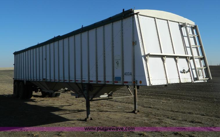 image for item G7579 1994 Merritt 42' double hopper grain trailer