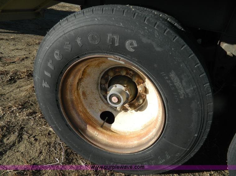 image for item G7579 1994 Merritt 42' double hopper grain trailer