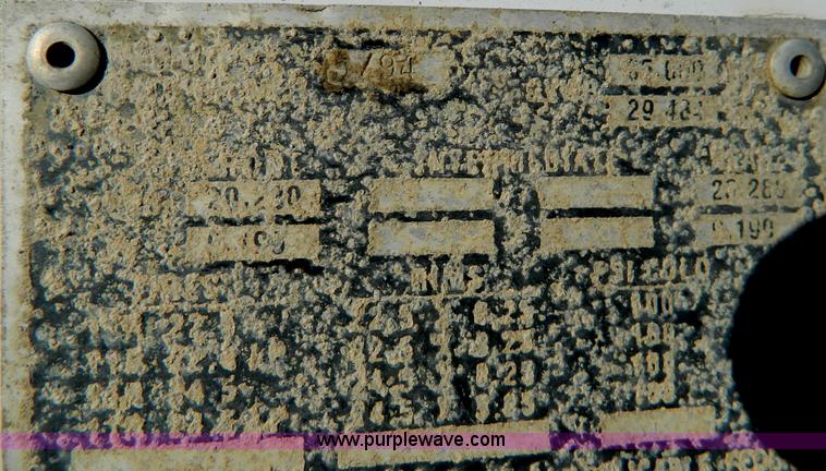 image for item G7579 1994 Merritt 42' double hopper grain trailer