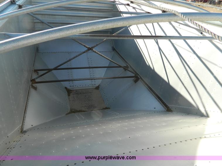 image for item G7579 1994 Merritt 42' double hopper grain trailer