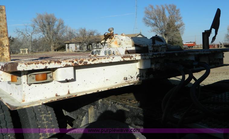 image for item G7580 1979 Trail-Eze lowboy trailer