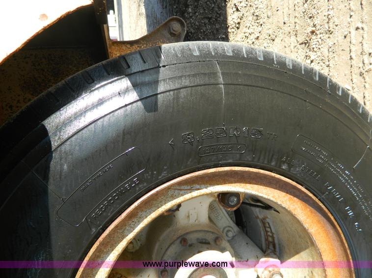 image for item G7580 1979 Trail-Eze lowboy trailer