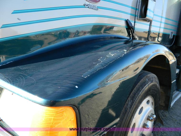 image for item G7581 1988 Perterbilt 377 semi truck