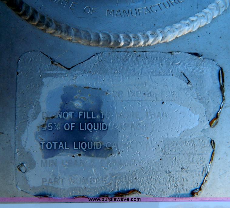 image for item G7581 1988 Perterbilt 377 semi truck