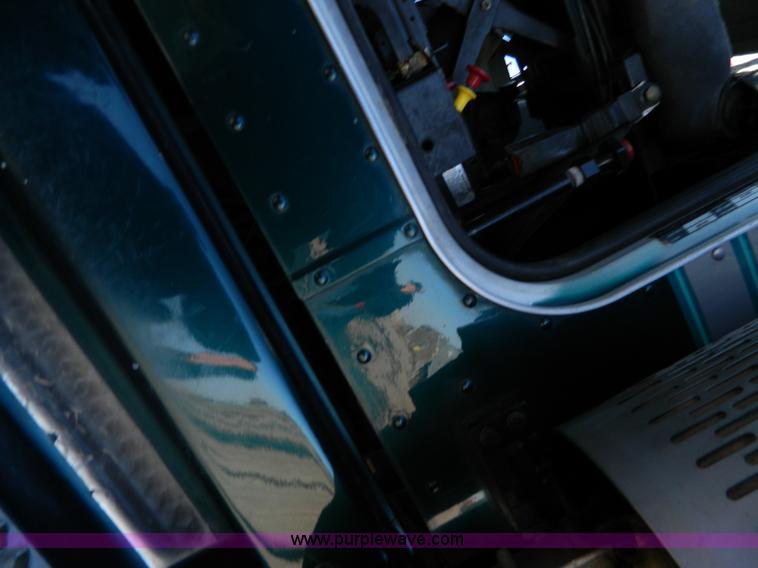 image for item G7581 1988 Perterbilt 377 semi truck