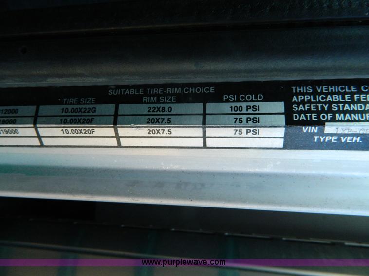 image for item G7581 1988 Perterbilt 377 semi truck