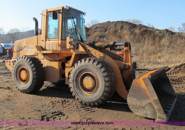 image for item F5560 1994 Case 621B wheel loader