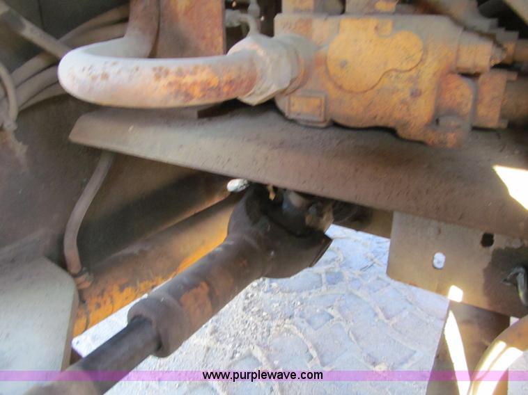 image for item F5560 1994 Case 621B wheel loader