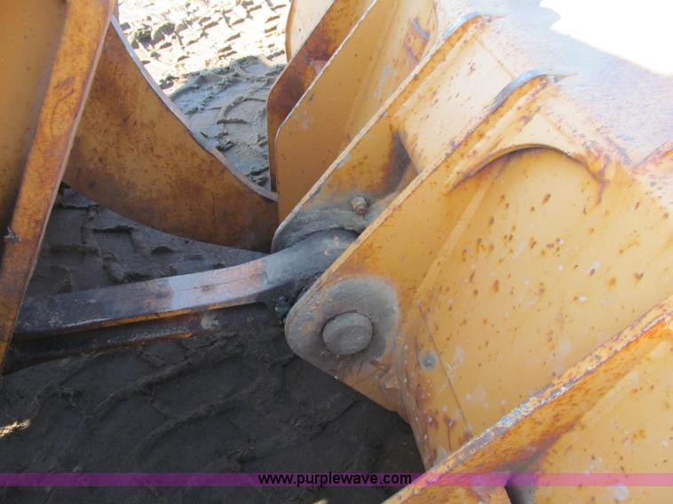 image for item F5560 1994 Case 621B wheel loader