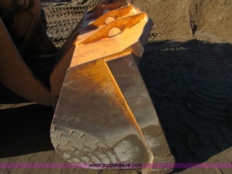 image for item F5560 1994 Case 621B wheel loader