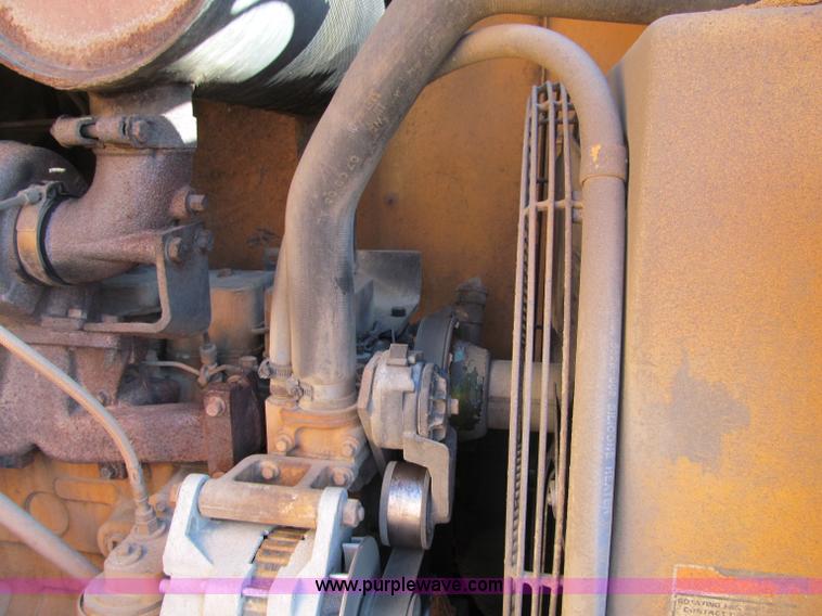 image for item F5560 1994 Case 621B wheel loader