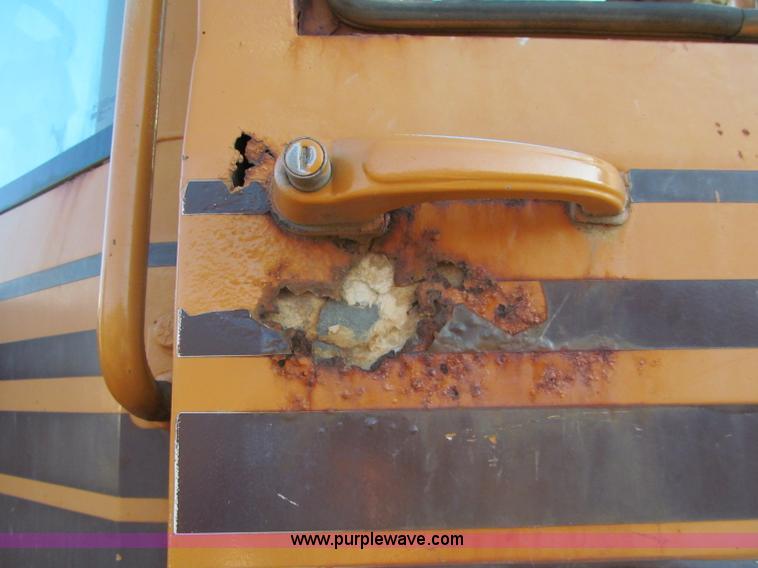 image for item F5560 1994 Case 621B wheel loader