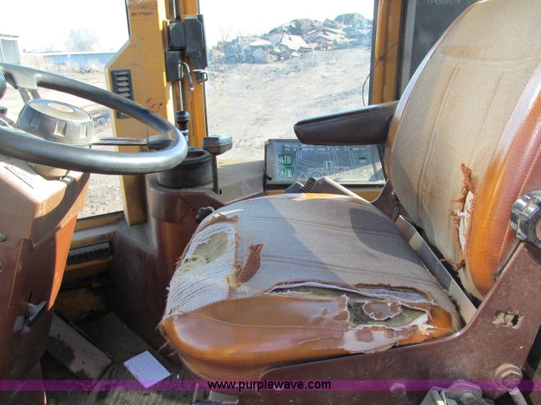 image for item F5560 1994 Case 621B wheel loader