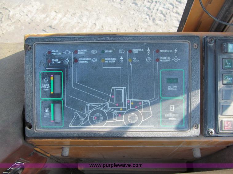 image for item F5560 1994 Case 621B wheel loader