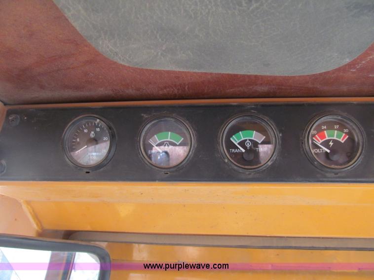 image for item F5560 1994 Case 621B wheel loader