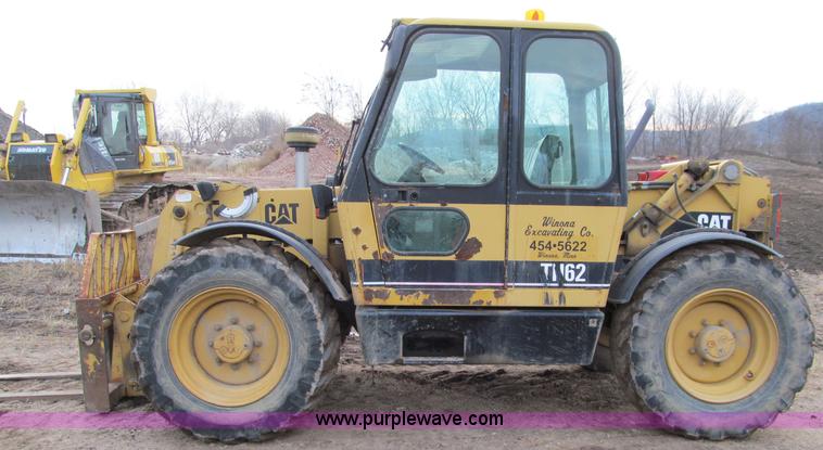 image for item F5561 1996 Caterpillar TH62 telehandler