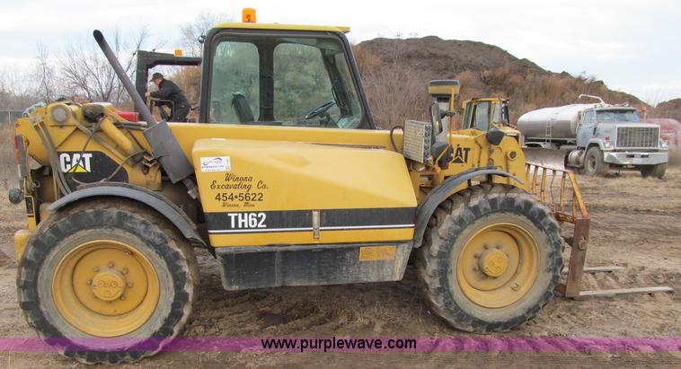 image for item F5561 1996 Caterpillar TH62 telehandler