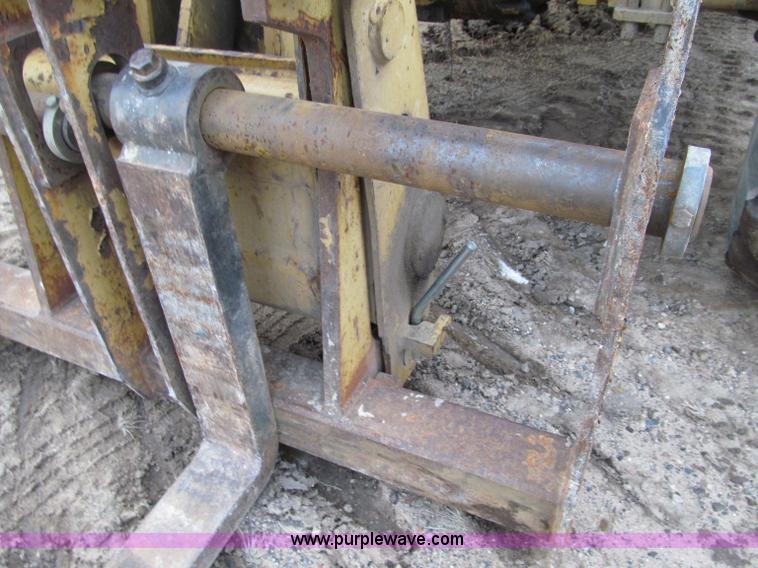 image for item F5561 1996 Caterpillar TH62 telehandler