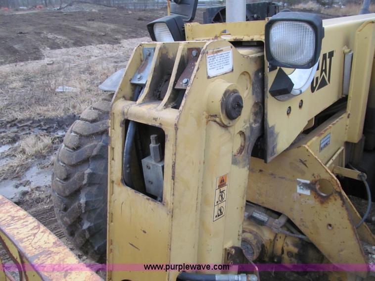 image for item F5561 1996 Caterpillar TH62 telehandler