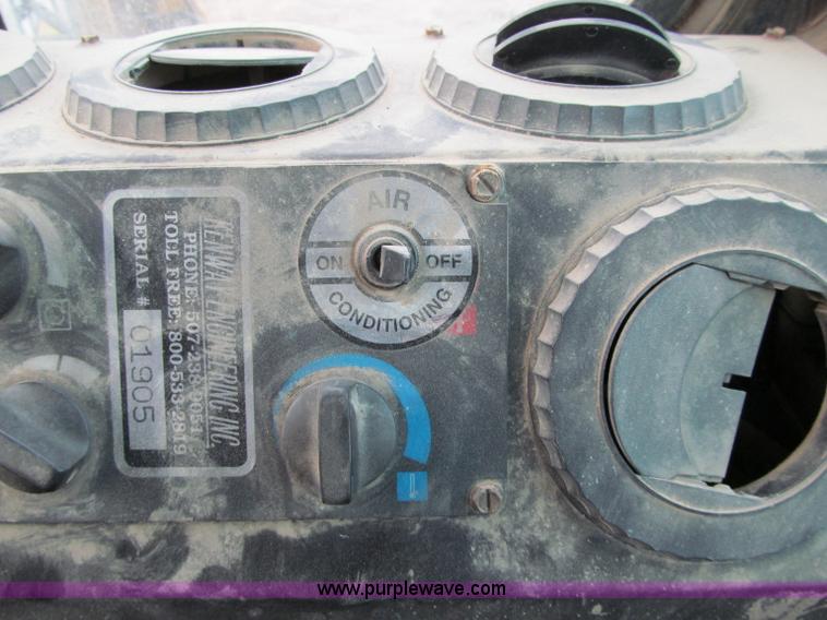 image for item F5561 1996 Caterpillar TH62 telehandler