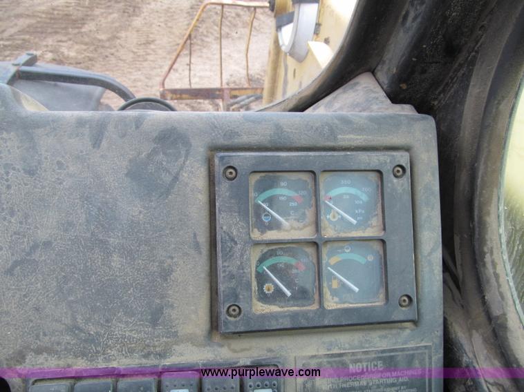 image for item F5561 1996 Caterpillar TH62 telehandler