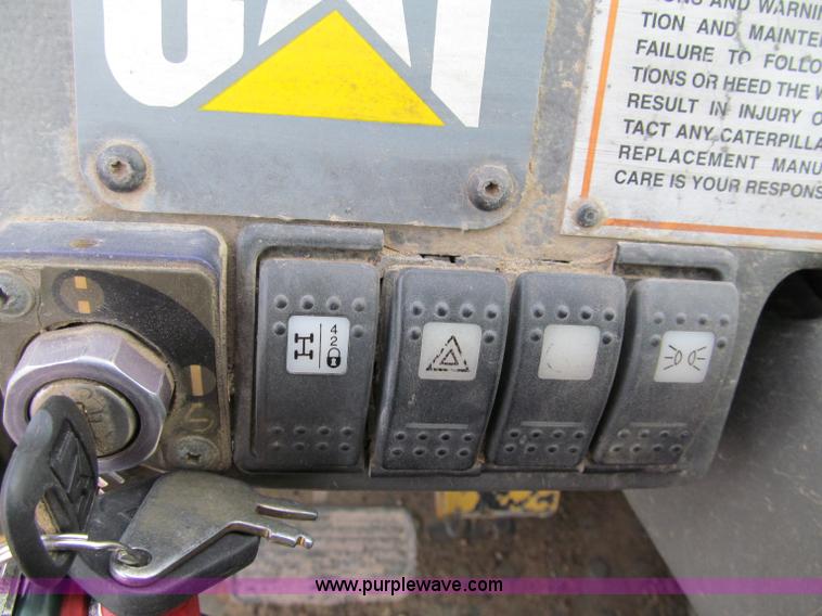 image for item F5561 1996 Caterpillar TH62 telehandler