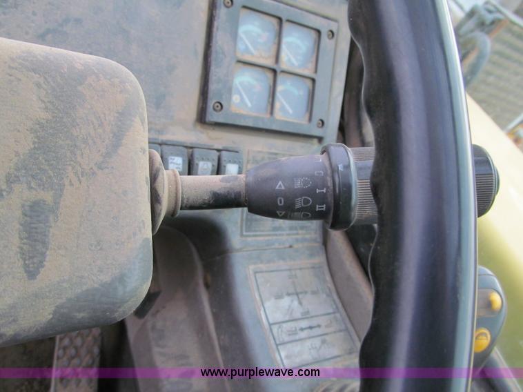 image for item F5561 1996 Caterpillar TH62 telehandler