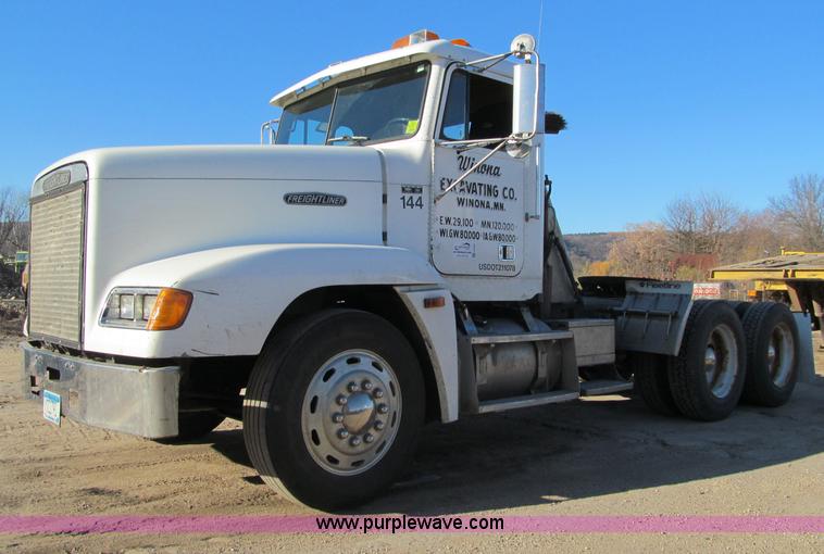image for item F5562 1992 Freightliner FLD semi truck