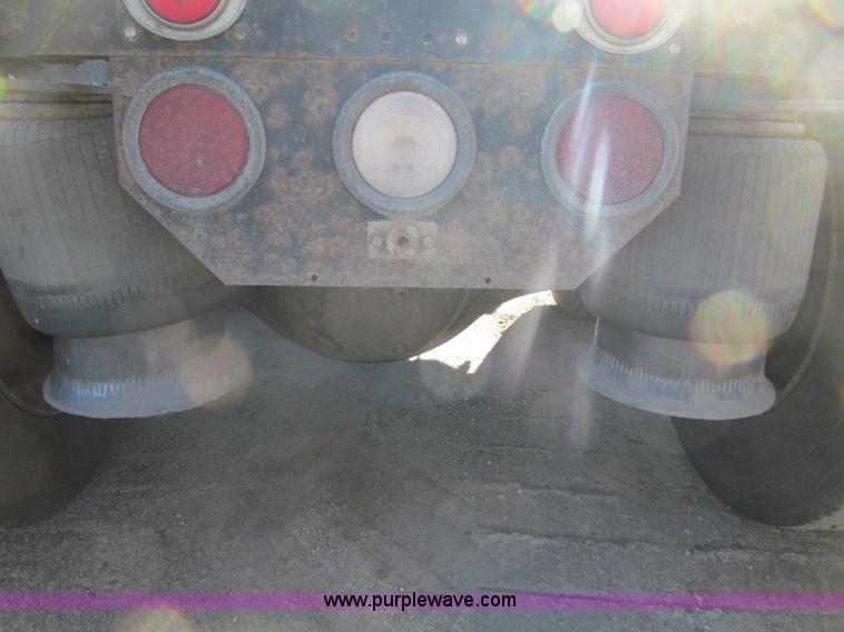 image for item F5562 1992 Freightliner FLD semi truck