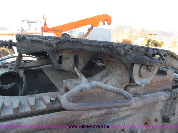 image for item F5562 1992 Freightliner FLD semi truck