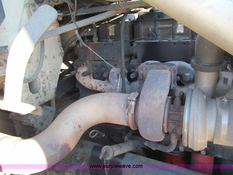 image for item F5562 1992 Freightliner FLD semi truck