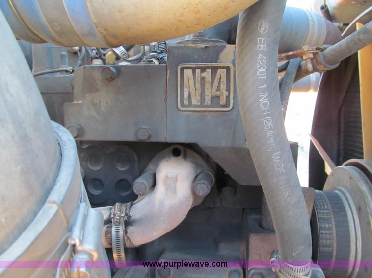 image for item F5562 1992 Freightliner FLD semi truck